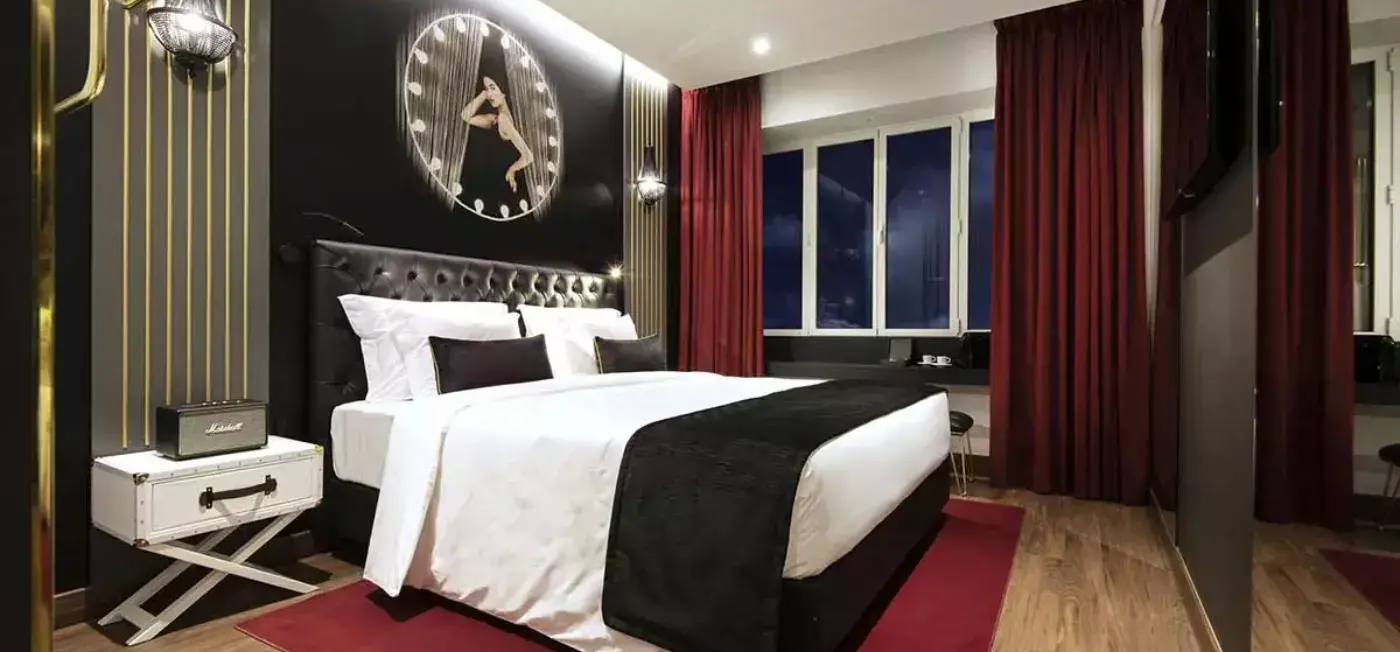 Bedroom view of Maxime Hotel